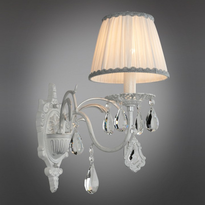 Бра Omnilux Cremona OML-60811-01. Фото